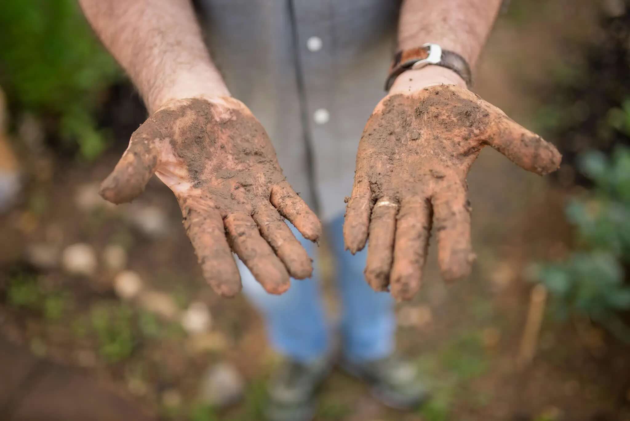 dirty hands