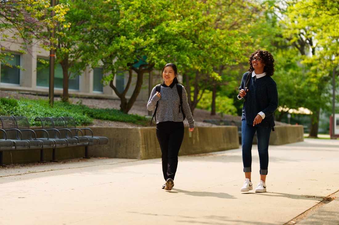 Students walking on the WCC campus